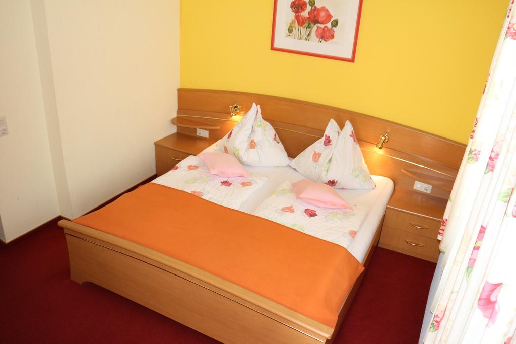 Enzianbrenner Hotel Jenig Room photo
